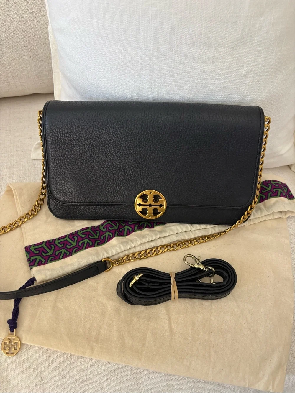 🍃🦋 Tory Burch Black Leather Flap Crossbody with Gold Chain